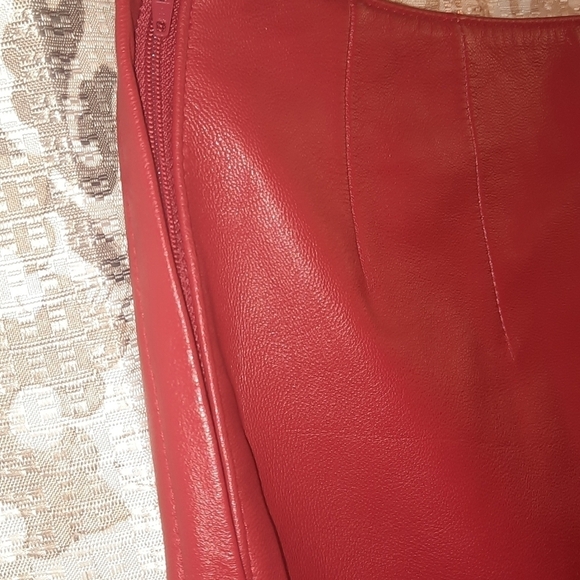 Peter NYCARD collection Red Leather  Skirt, Size 10 - Picture 4 of 4